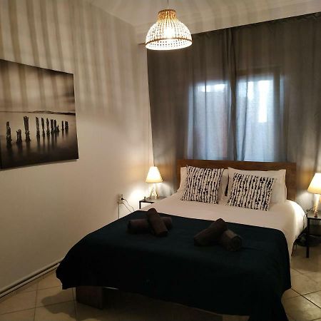 Bright Apartment Steps From The Sea テッサロニキ エクステリア 写真