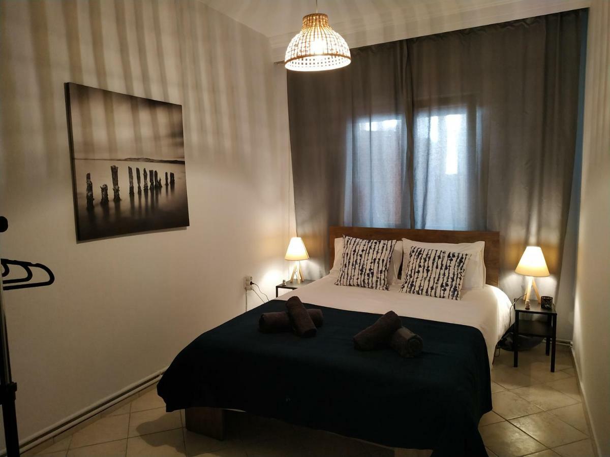 Bright Apartment Steps From The Sea テッサロニキ エクステリア 写真