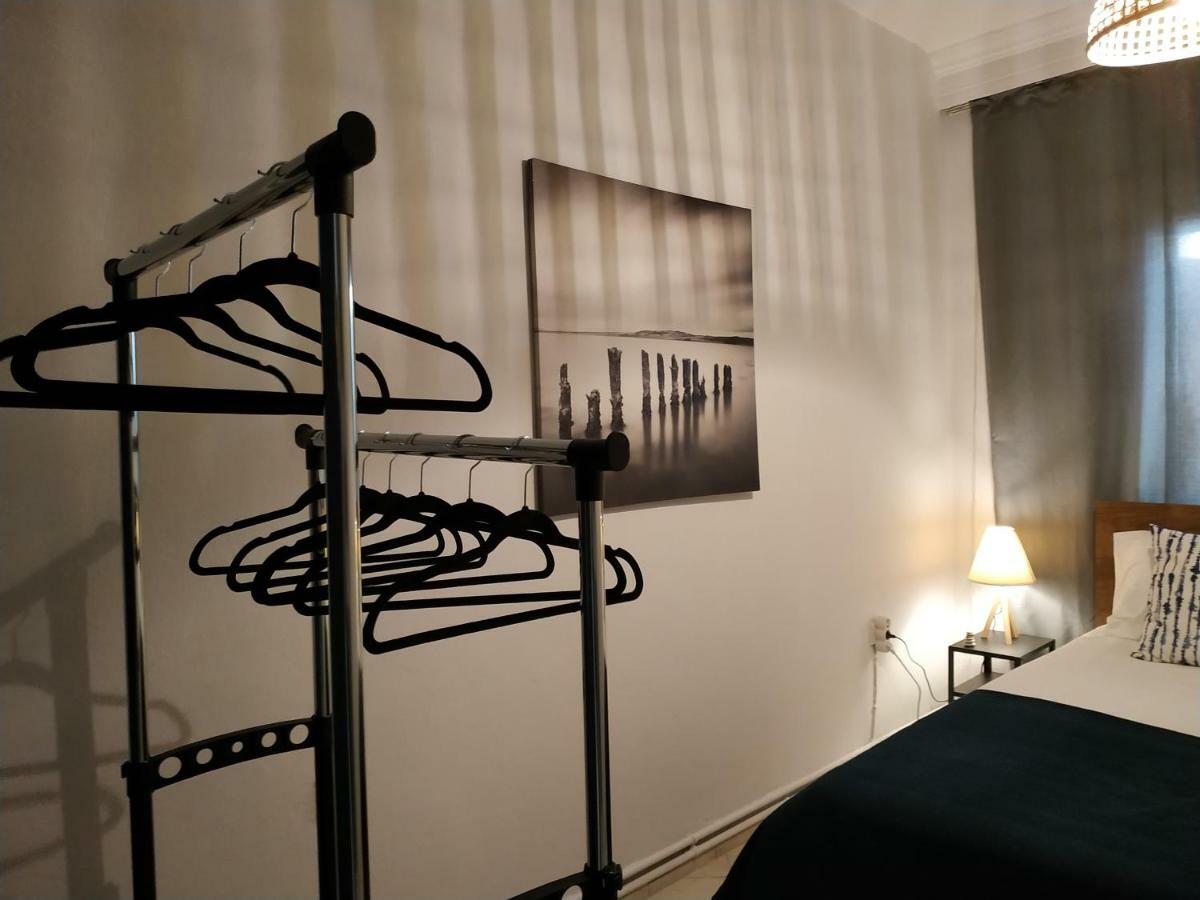 Bright Apartment Steps From The Sea テッサロニキ エクステリア 写真