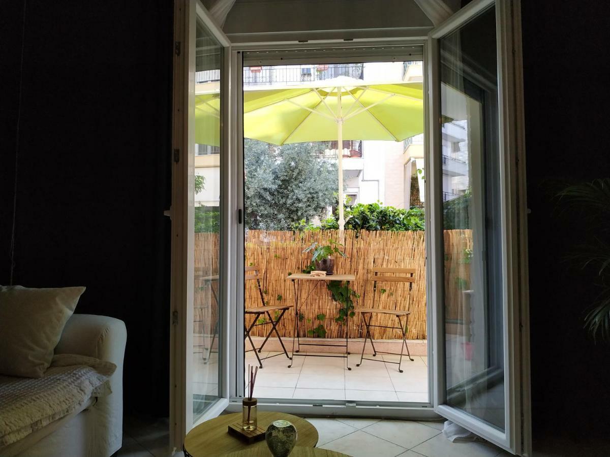Bright Apartment Steps From The Sea テッサロニキ エクステリア 写真